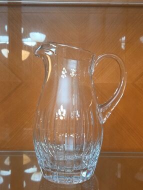 Clear Glass Water Pitcher with Handle